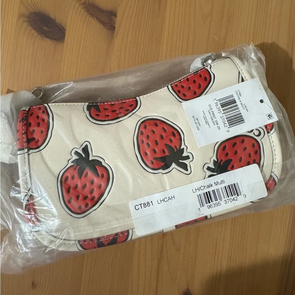 🍓 Coach Swinger Bag 20 With Strawberry Print - Picture 13 of 13